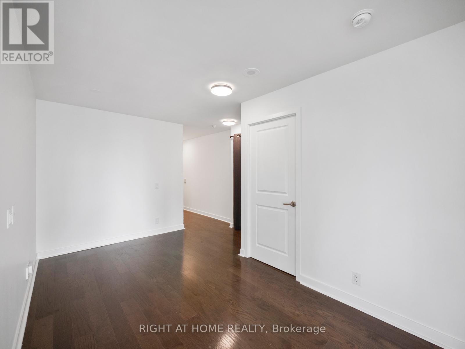 2903 - 373 Front St West Street, Toronto (Waterfront Communities), Ontario  M5V 3R7 - Photo 8 - C12784382