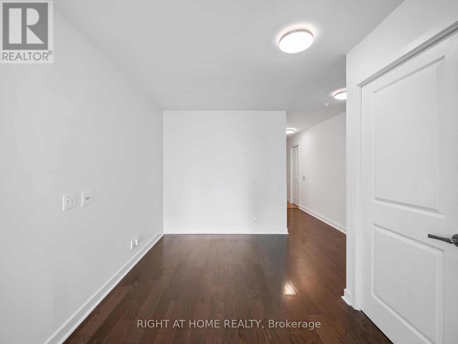 2903 - 373 Front St West Street, Toronto (Waterfront Communities), Ontario  M5V 3R7 - Photo 9 - C12784382