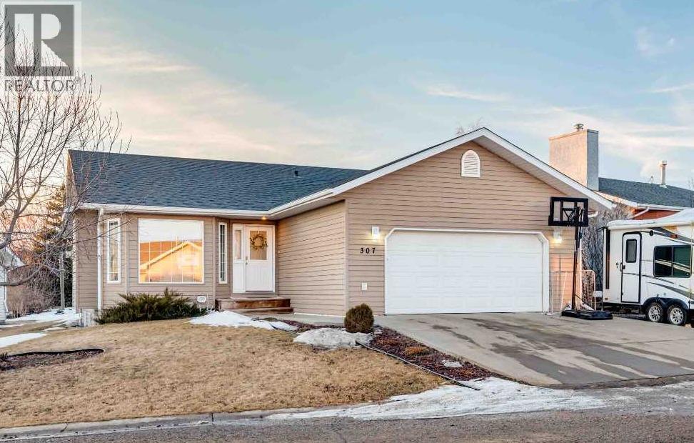 307 Regal Crescent, Trochu, Alberta  T0M 2C0 - Photo 1 - A2285605