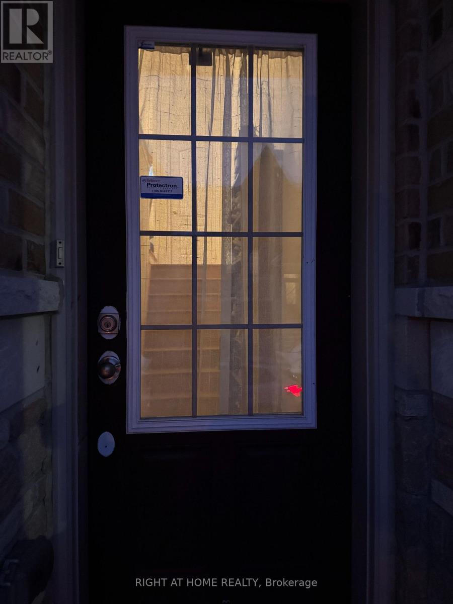 1433 Granrock Crescent, Mississauga (East Credit), Ontario  L5V 0E1 - Photo 2 - W12784366