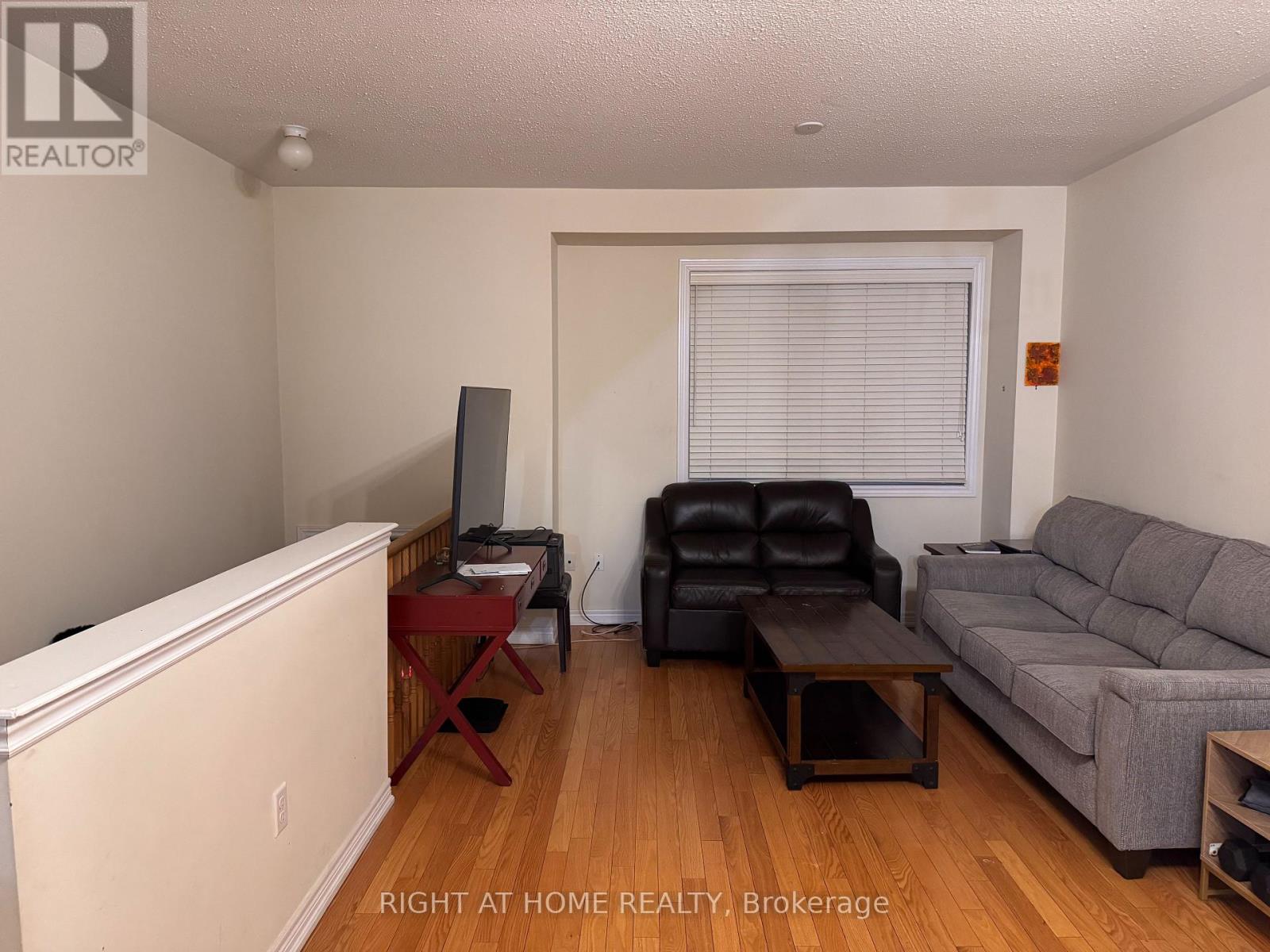 1433 Granrock Crescent, Mississauga (East Credit), Ontario  L5V 0E1 - Photo 6 - W12784366