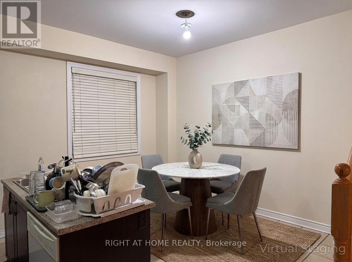 1433 Granrock Crescent, Mississauga (East Credit), Ontario  L5V 0E1 - Photo 9 - W12784366