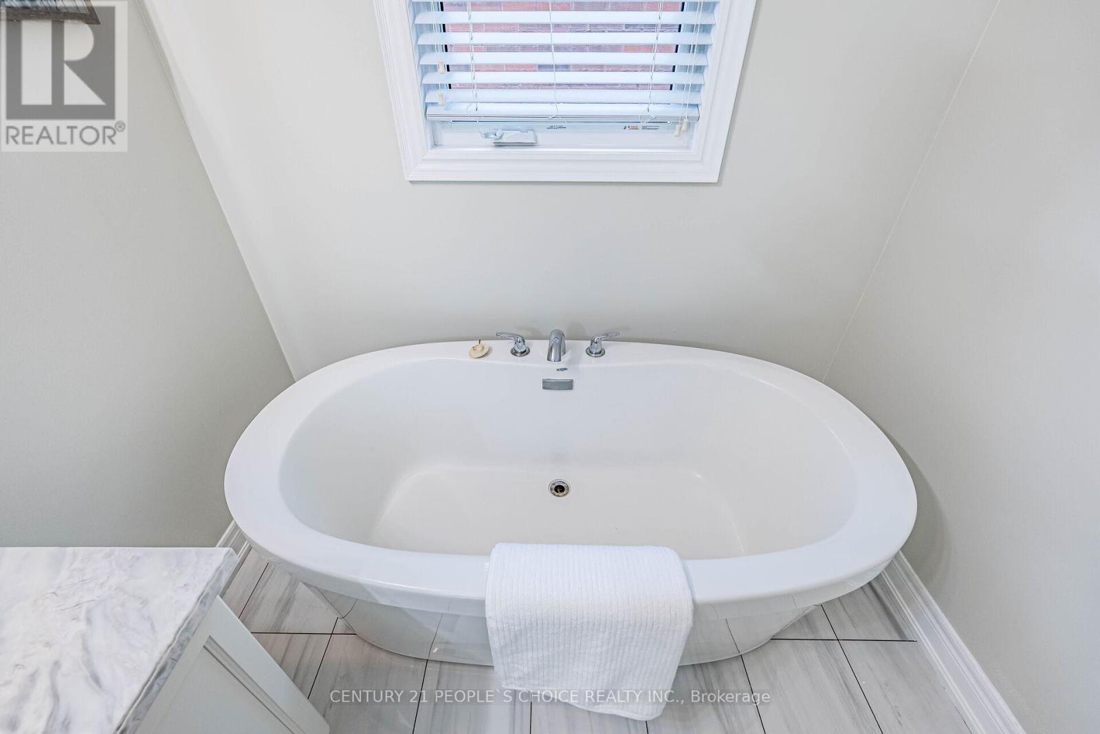 64 George Gray Drive, Brampton, Ontario  L6R 4B4 - Photo 35 - W12784368