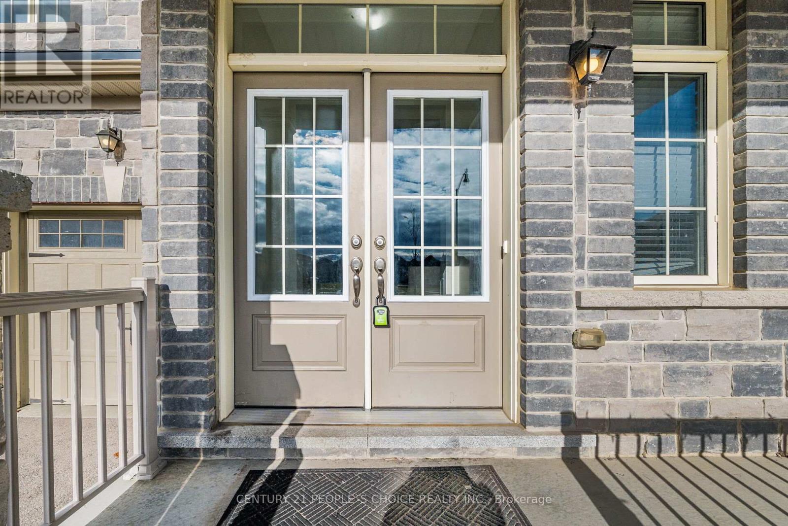 64 George Gray Drive, Brampton, Ontario  L6R 4B4 - Photo 5 - W12784368