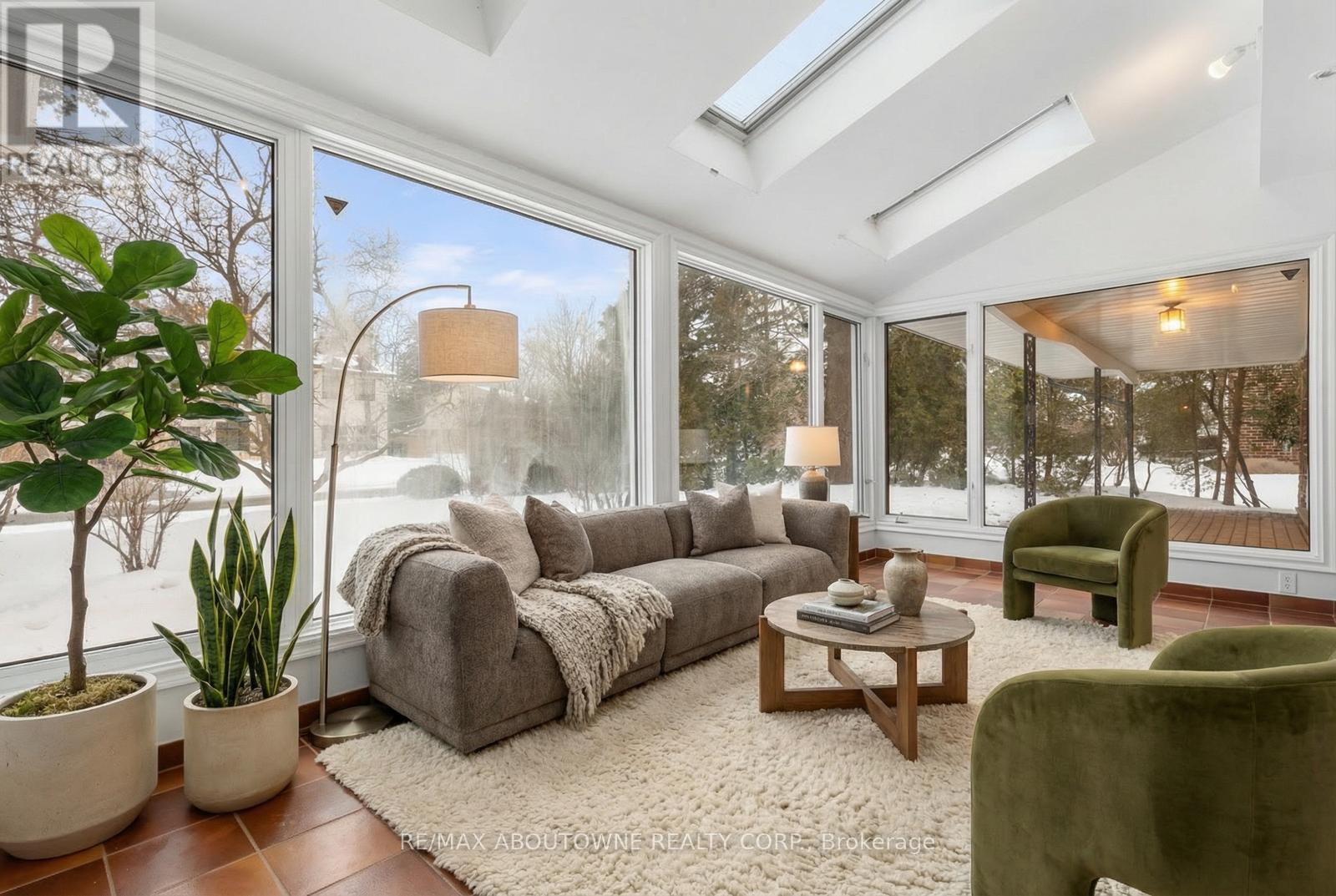 145 Wolfdale Avenue, Oakville, Ontario  L6L 4R9 - Photo 14 - W12784384