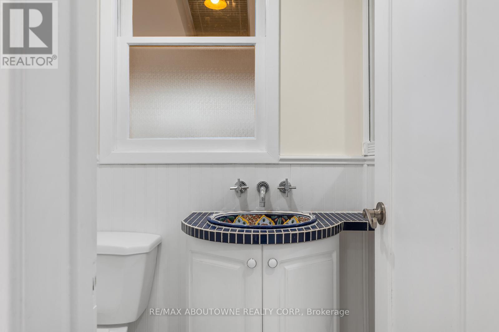 145 Wolfdale Avenue, Oakville, Ontario  L6L 4R9 - Photo 7 - W12784384