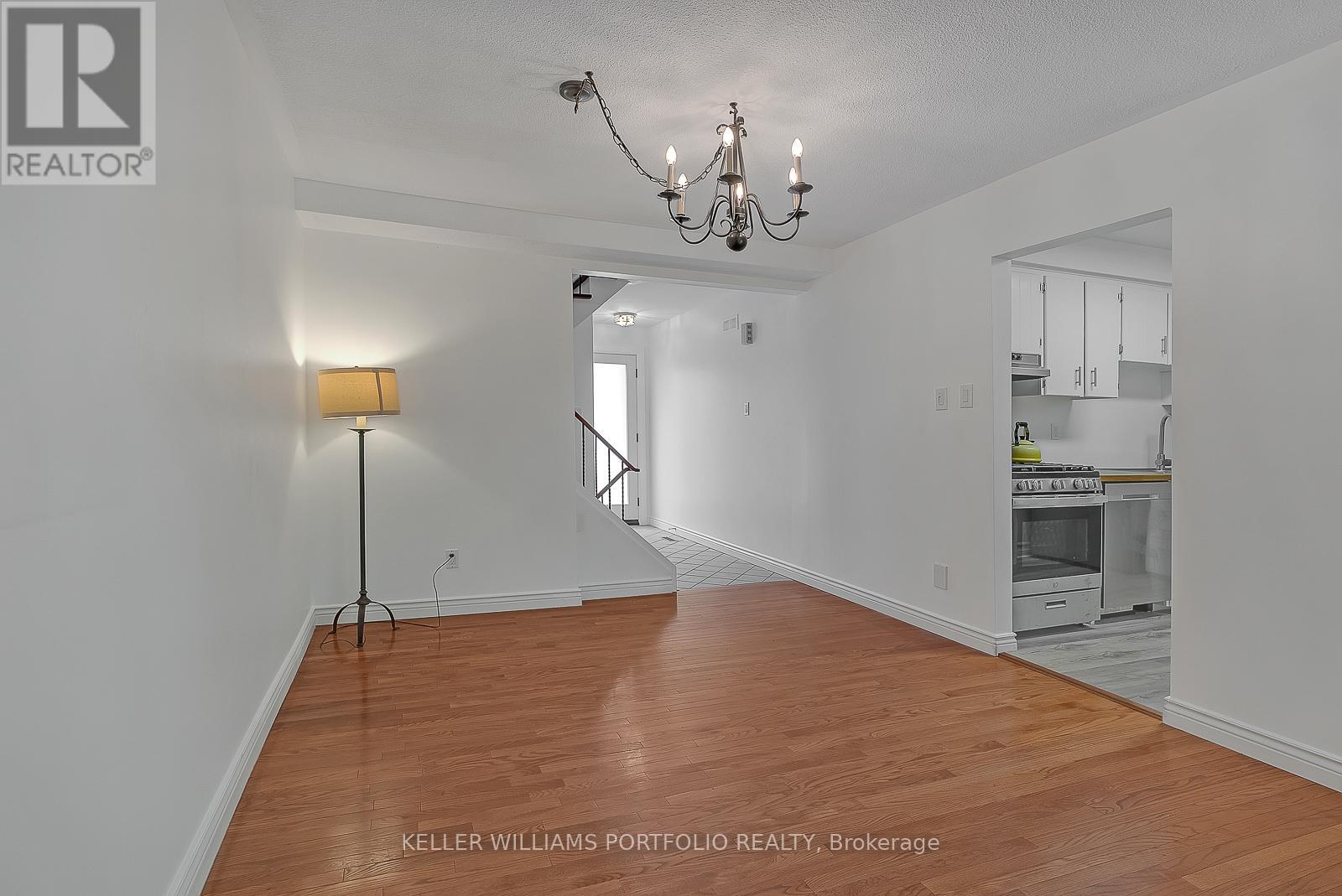 7 - 1387 Royal York Road, Toronto (Edenbridge-Humber Valley), Ontario  M9A 4Y9 - Photo 5 - W12784394