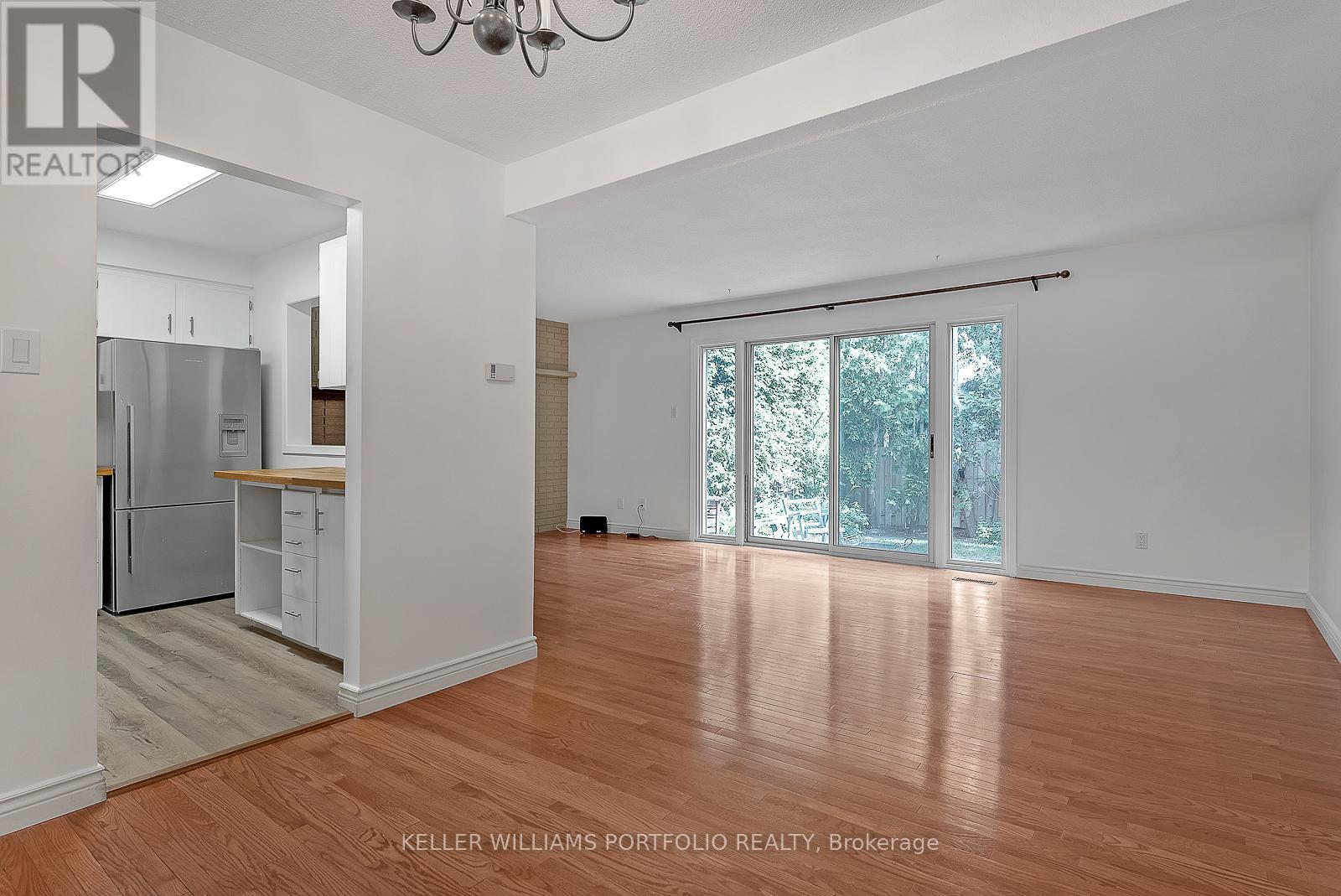 7 - 1387 Royal York Road, Toronto (Edenbridge-Humber Valley), Ontario  M9A 4Y9 - Photo 6 - W12784394