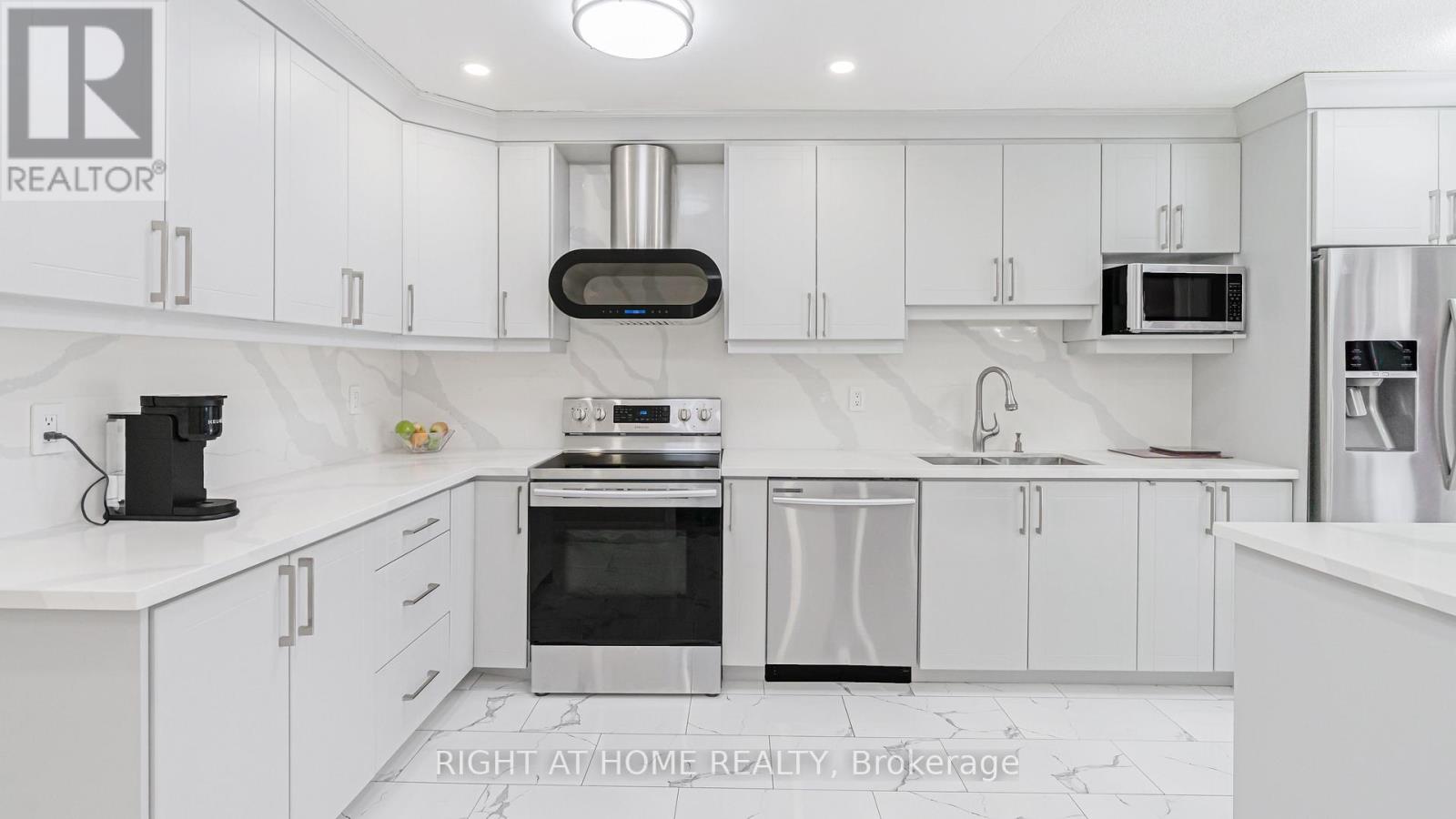 253 FERNFOREST DRIVE, Brampton, Ontario