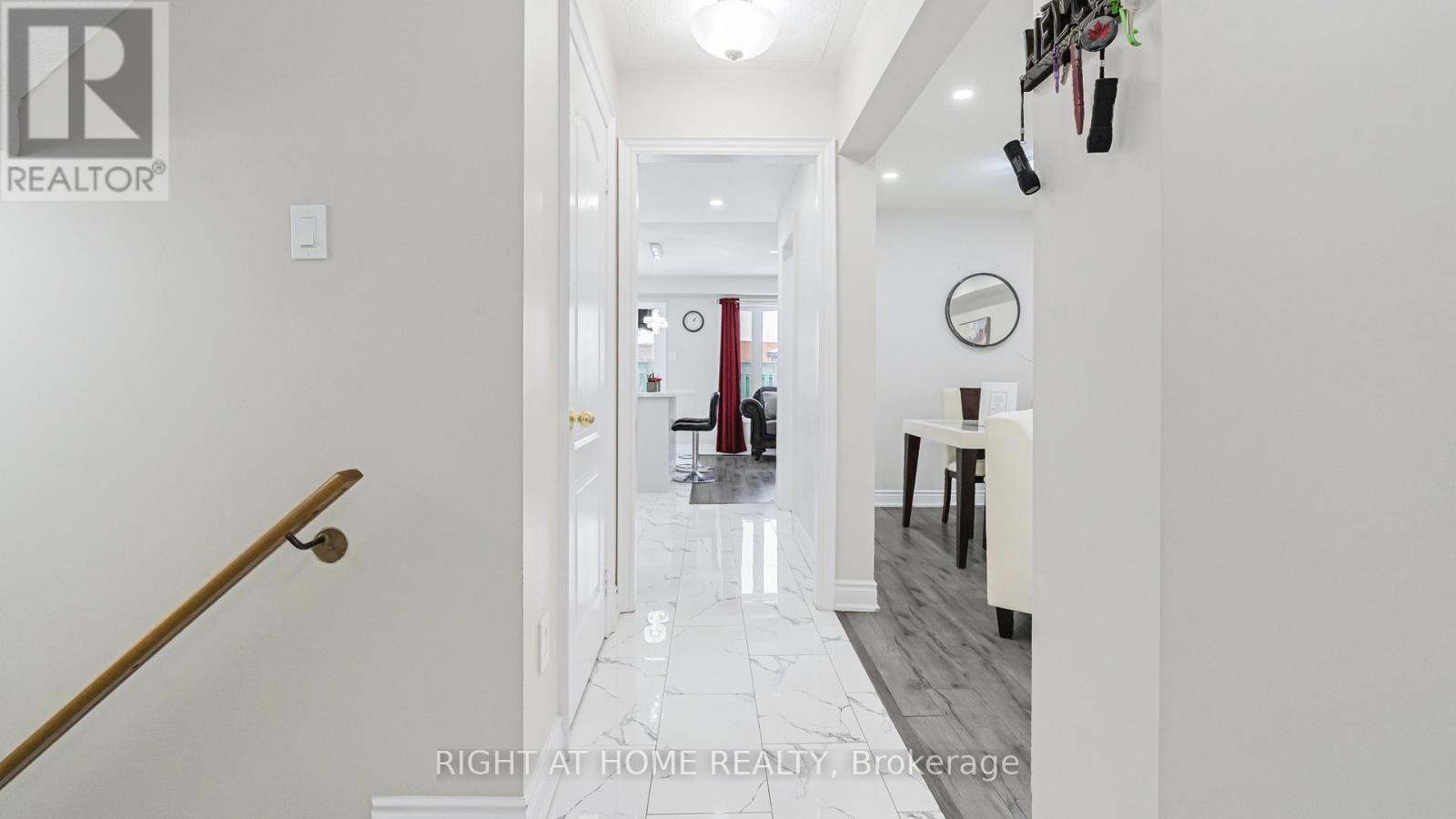 253 Fernforest Drive, Brampton, Ontario  L6R 1E1 - Photo 10 - W12784408