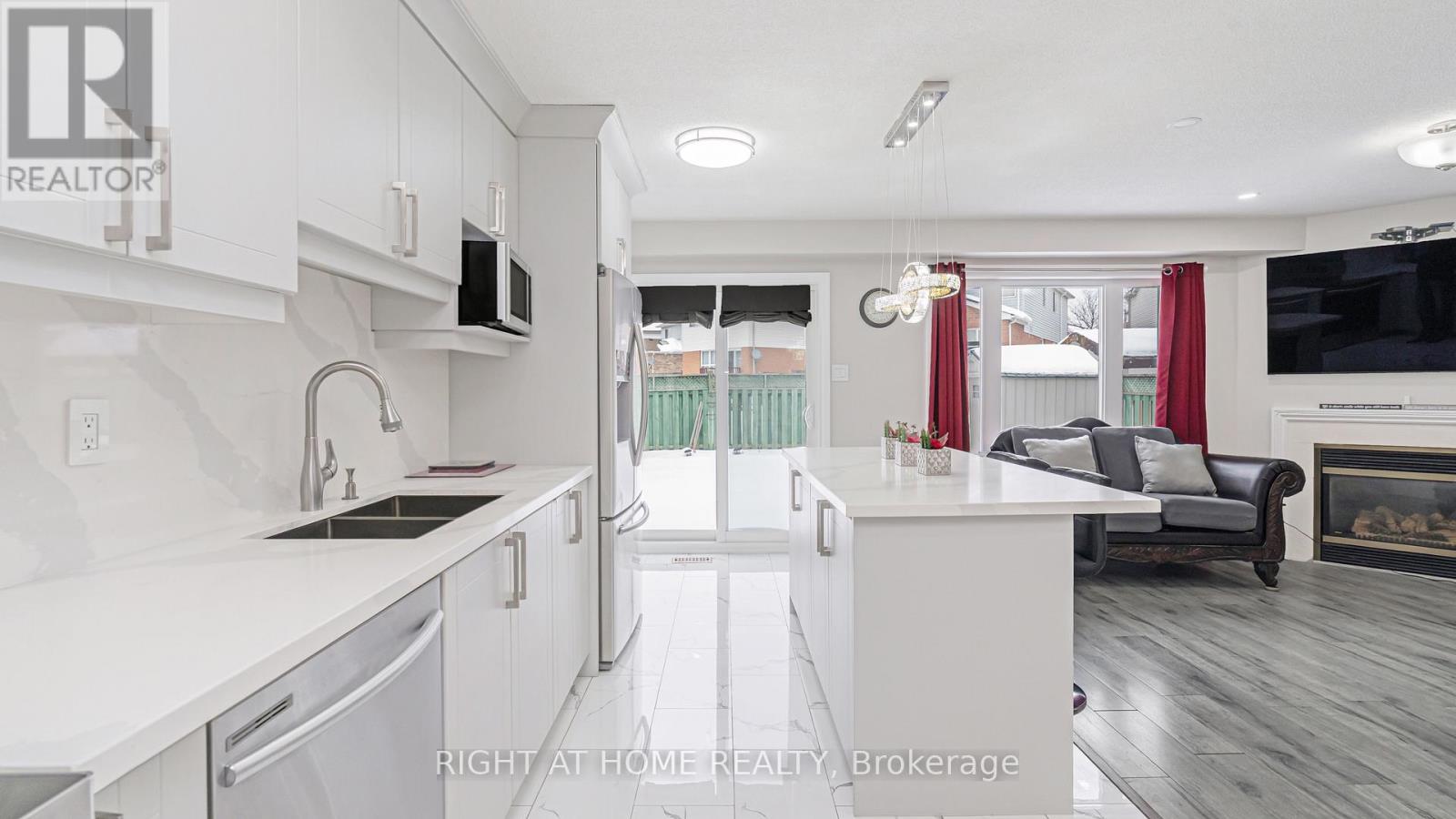 253 Fernforest Drive, Brampton, Ontario  L6R 1E1 - Photo 17 - W12784408