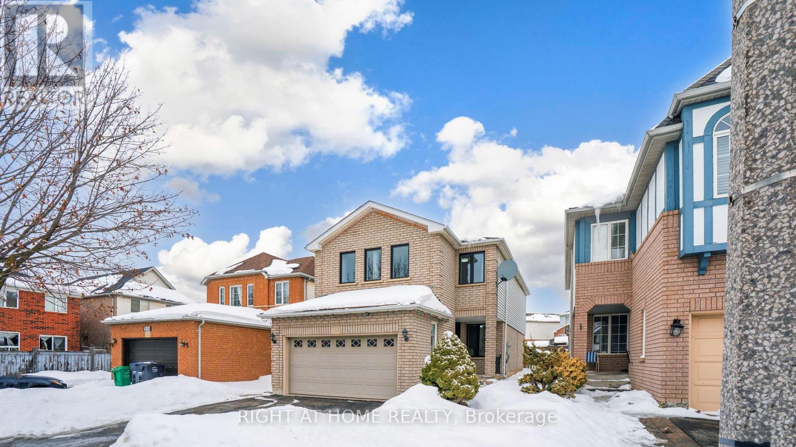 253 Fernforest Drive, Brampton, Ontario  L6R 1E1 - Photo 4 - W12784408