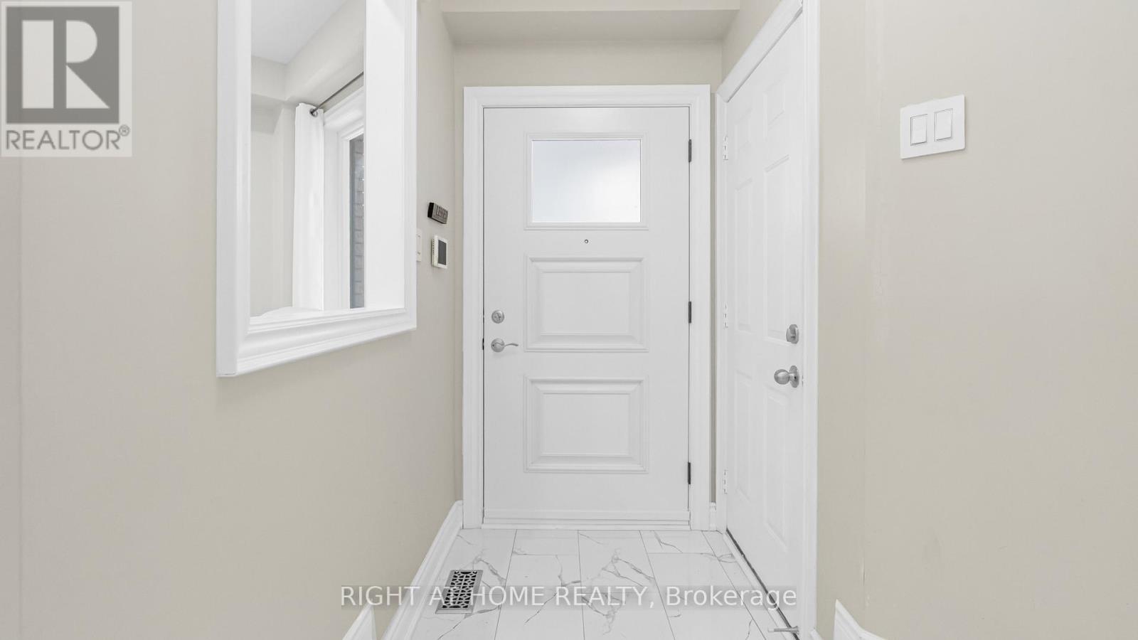 253 Fernforest Drive, Brampton, Ontario  L6R 1E1 - Photo 7 - W12784408