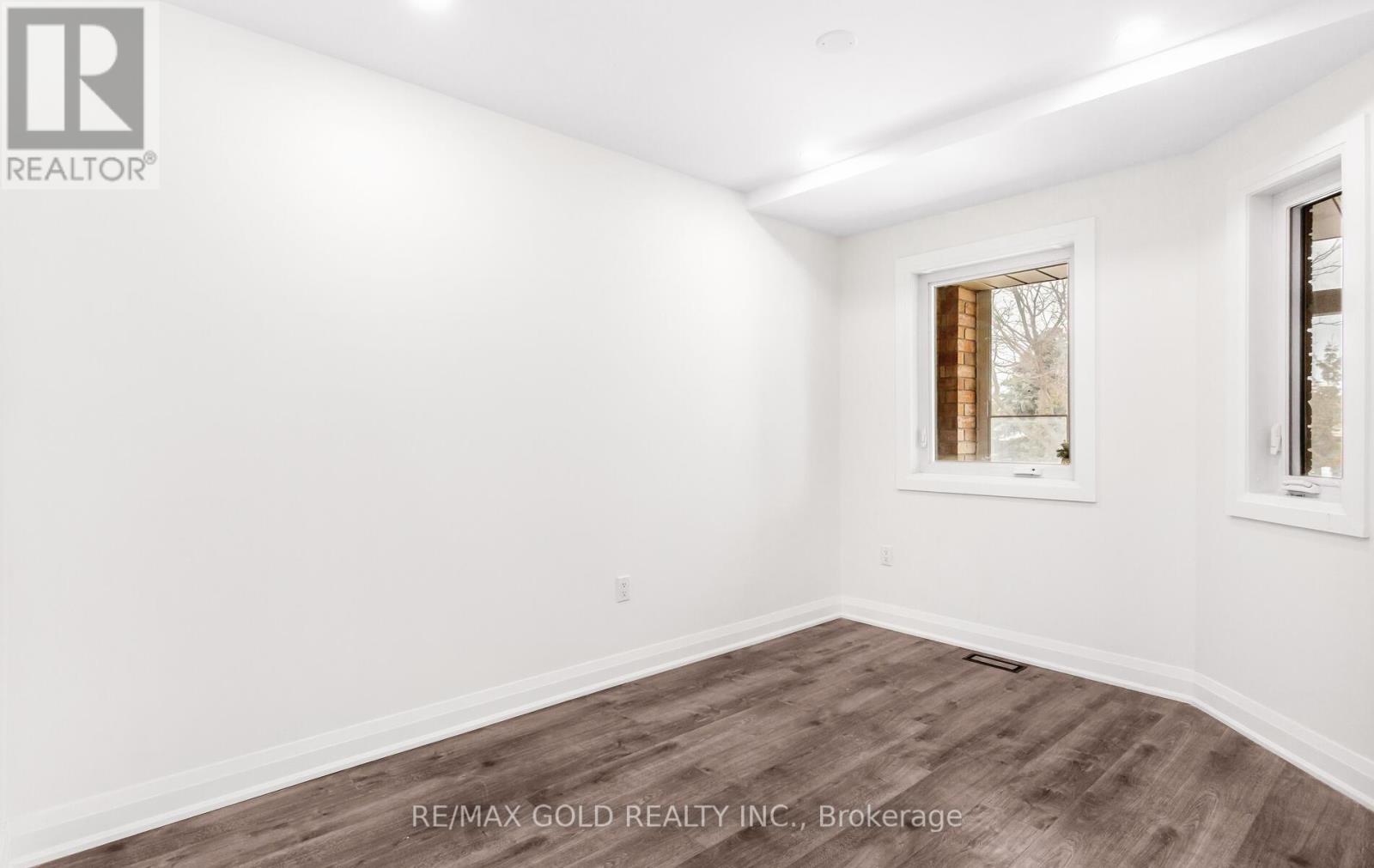 902 Delgado Drive, Mississauga, Ontario  L5V 2S4 - Photo 10 - W12784426