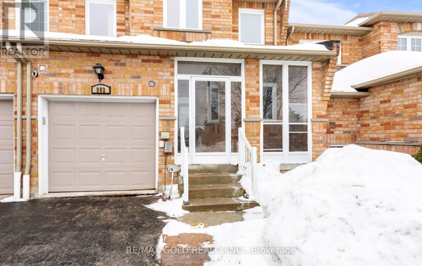 902 Delgado Drive, Mississauga, Ontario  L5V 2S4 - Photo 4 - W12784426