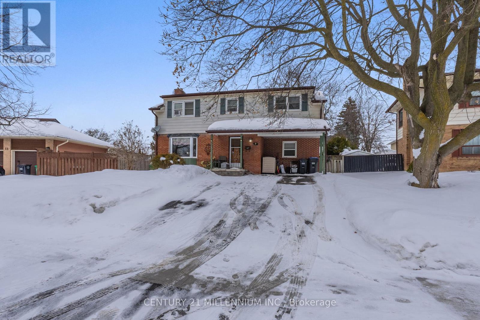 9 CRESTVIEW AVENUE, Brampton, Ontario