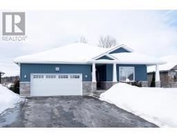 8 SPARTAN COURT, Quinte West, Ontario