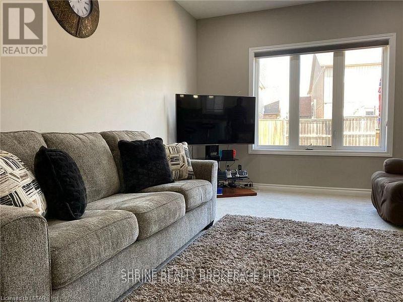 1157 Medway Park Drive, London North, Ontario  N6G 0L4 - Photo 5 - X12784276