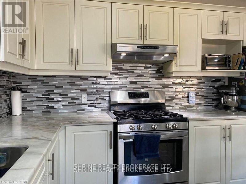 1157 Medway Park Drive, London North, Ontario  N6G 0L4 - Photo 4 - X12784276