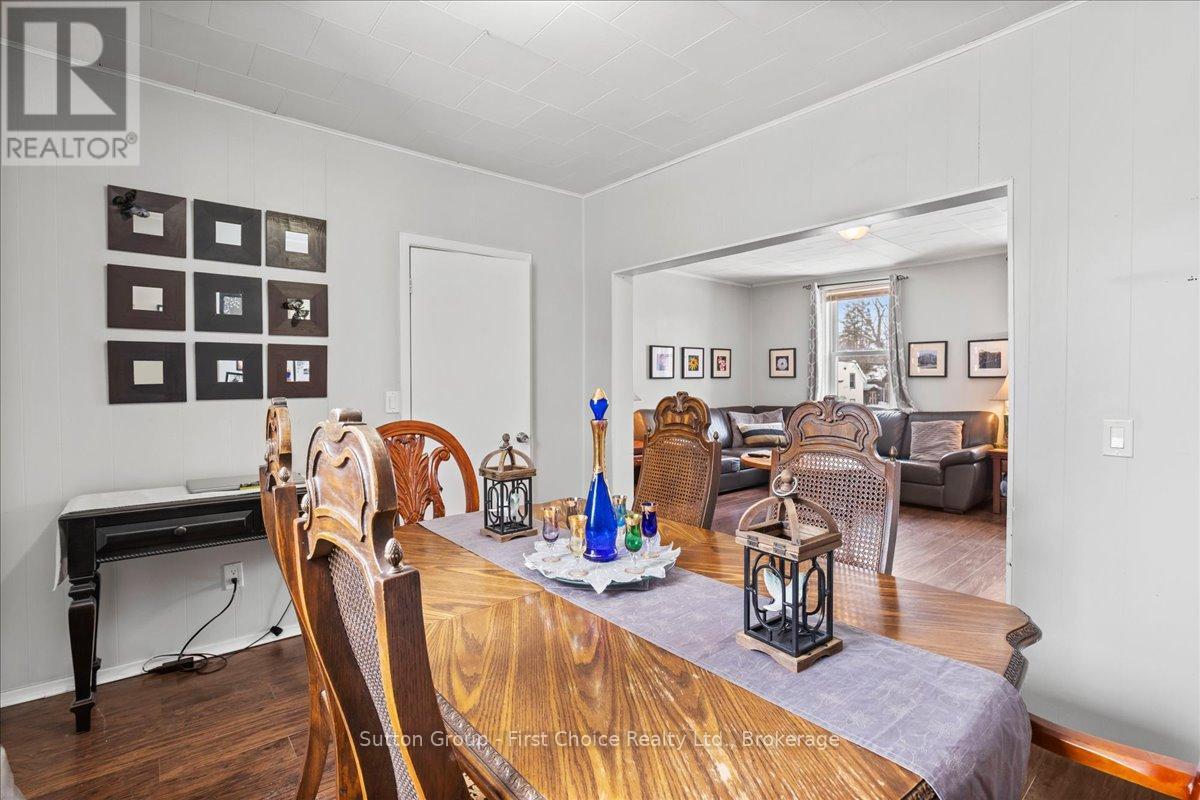 369 11th Avenue, Hanover, Ontario  N4N 2R6 - Photo 11 - X12784642