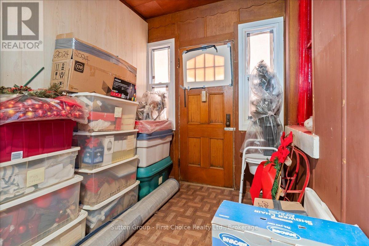 369 11th Avenue, Hanover, Ontario  N4N 2R6 - Photo 18 - X12784642