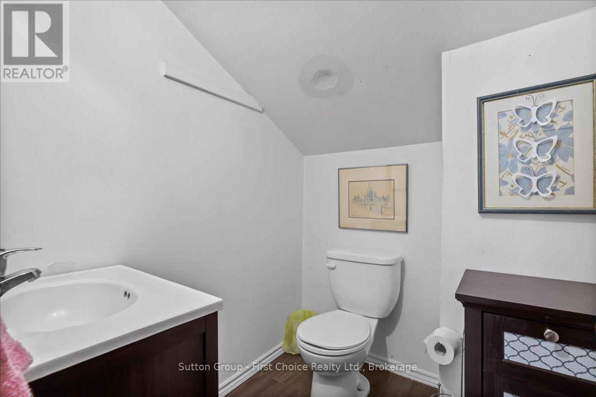 369 11th Avenue, Hanover, Ontario  N4N 2R6 - Photo 23 - X12784642