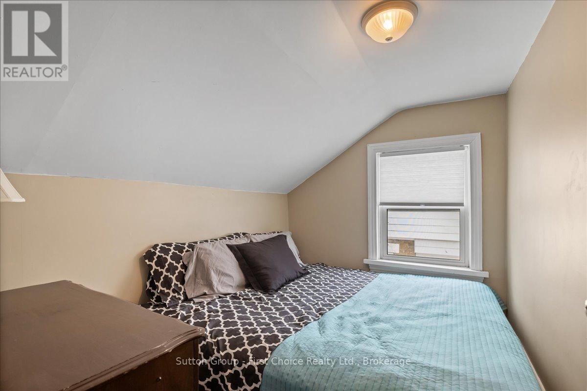 369 11th Avenue, Hanover, Ontario  N4N 2R6 - Photo 29 - X12784642