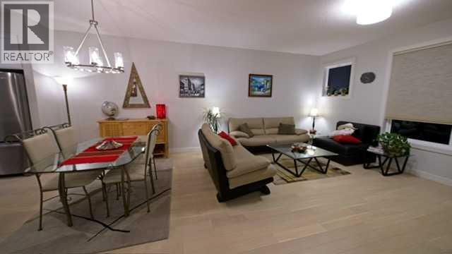 819 Shawnee Terrace Sw, Calgary, Alberta  T2Y 0T4 - Photo 12 - A2279331