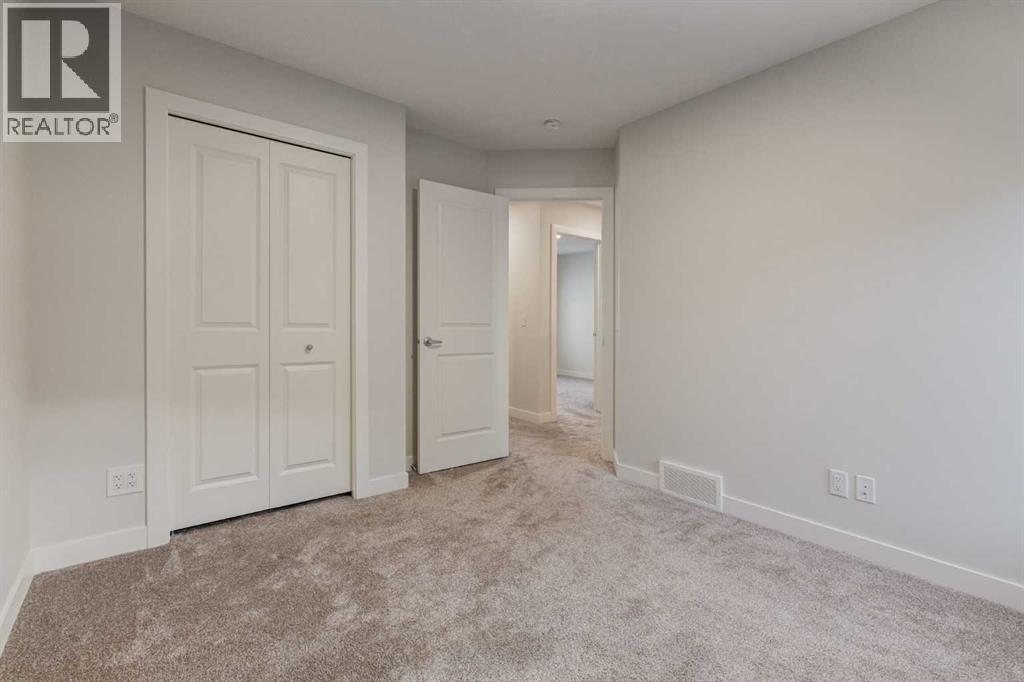 819 Shawnee Terrace Sw, Calgary, Alberta  T2Y 0T4 - Photo 26 - A2279331