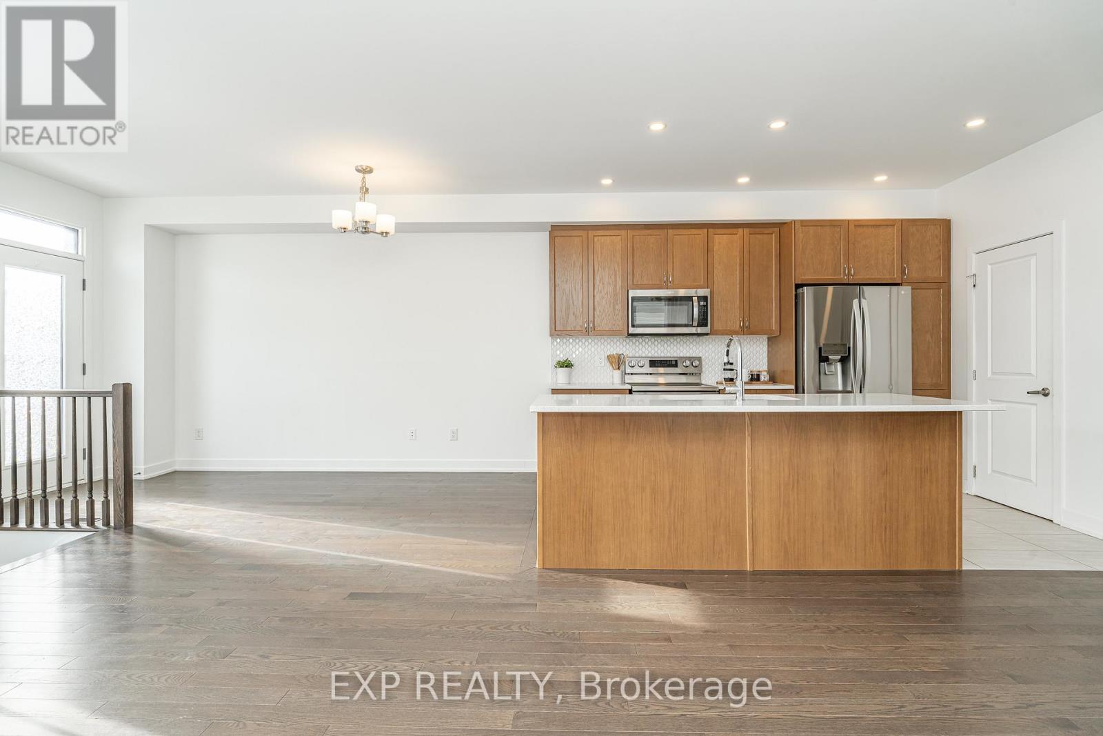 914 Alvarez Lane, Ottawa, Ontario  K1T 0W2 - Photo 8 - X12784468