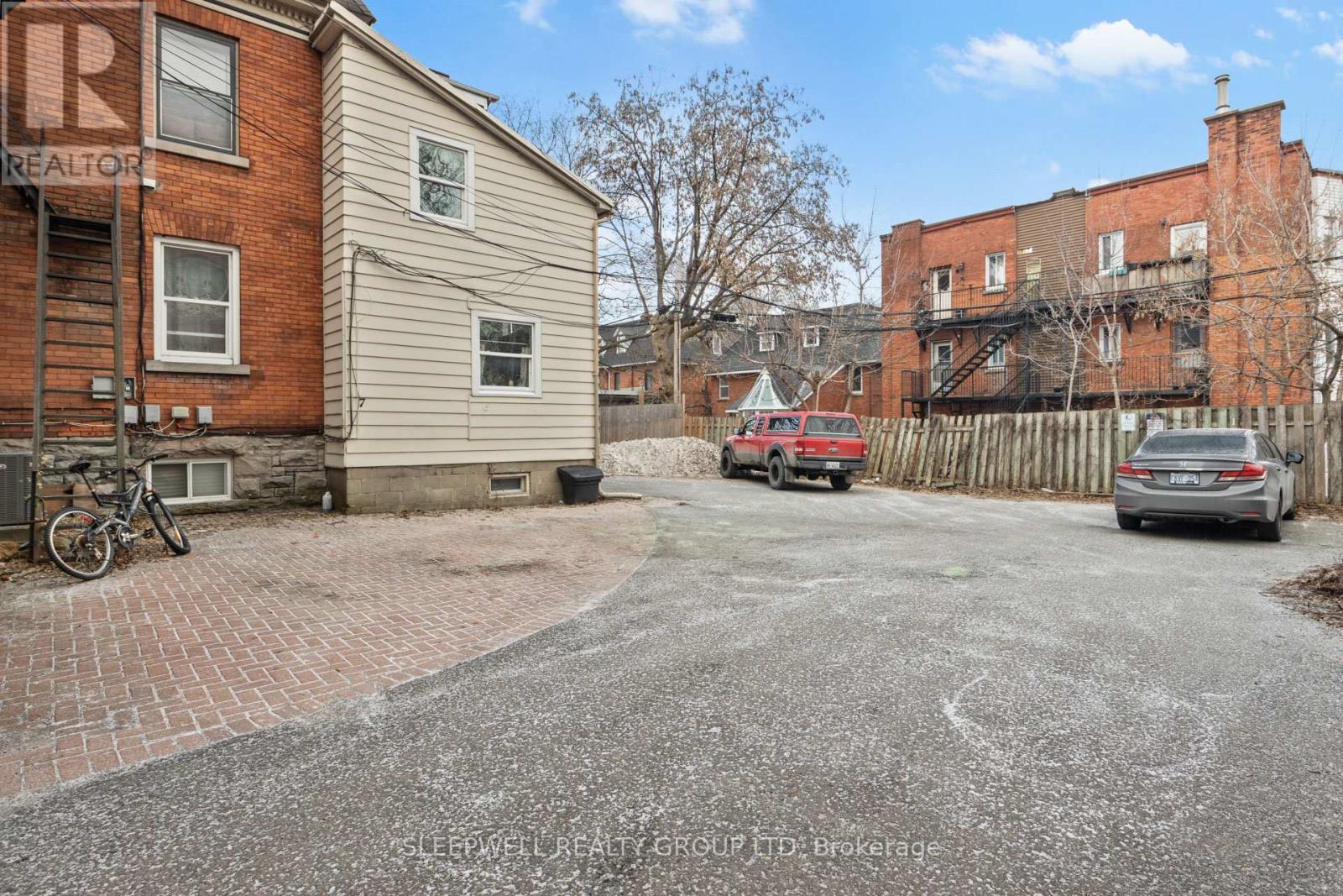 455-457 Somerset Street W, Ottawa, Ontario  K1R 5J7 - Photo 3 - X12784612