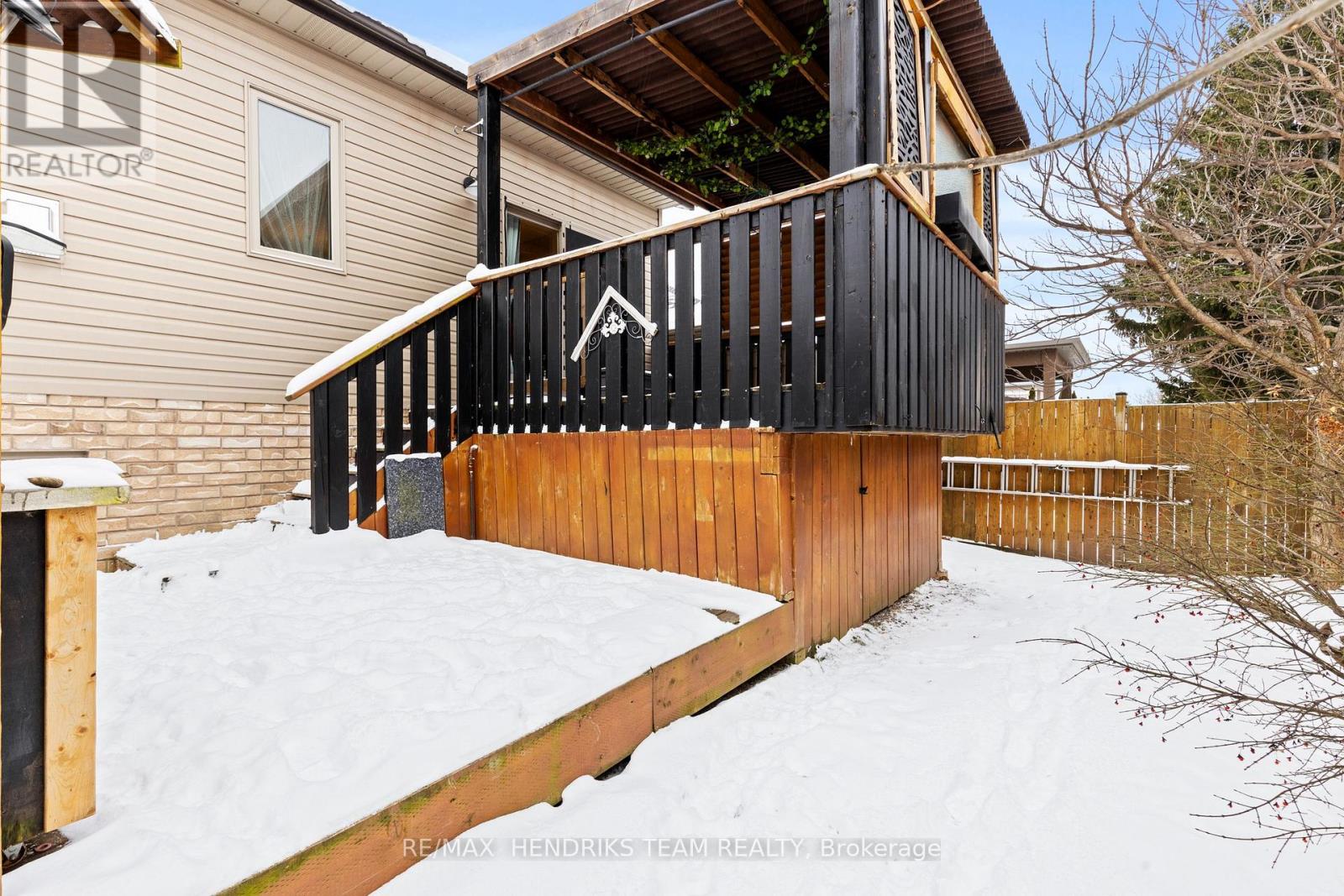 379 Michael Drive, Welland, Ontario  L3C 0A5 - Photo 37 - X12784646