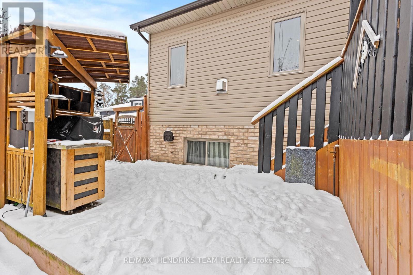 379 Michael Drive, Welland, Ontario  L3C 0A5 - Photo 40 - X12784646