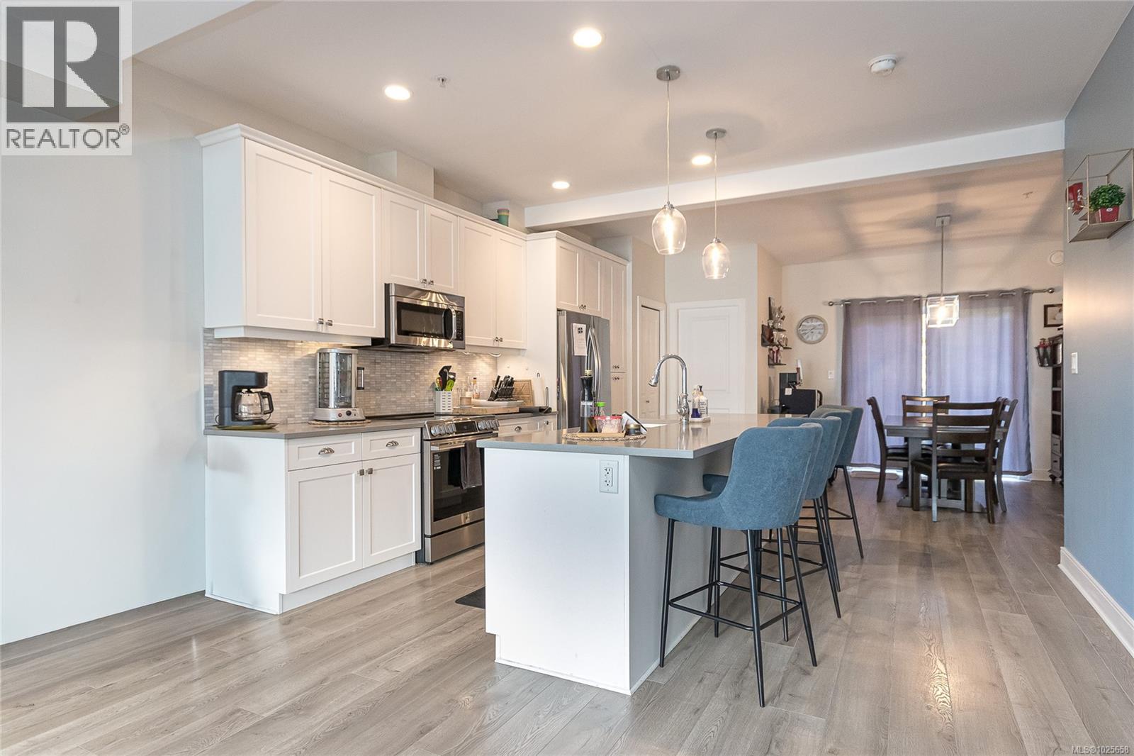 105 1064 Gala Crt, Langford, British Columbia  V9C 0J8 - Photo 6 - 1025658