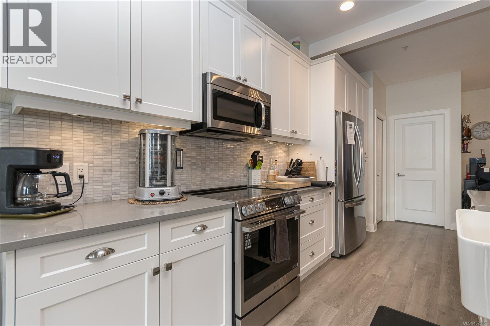 105 1064 Gala Crt, Langford, British Columbia  V9C 0J8 - Photo 7 - 1025658