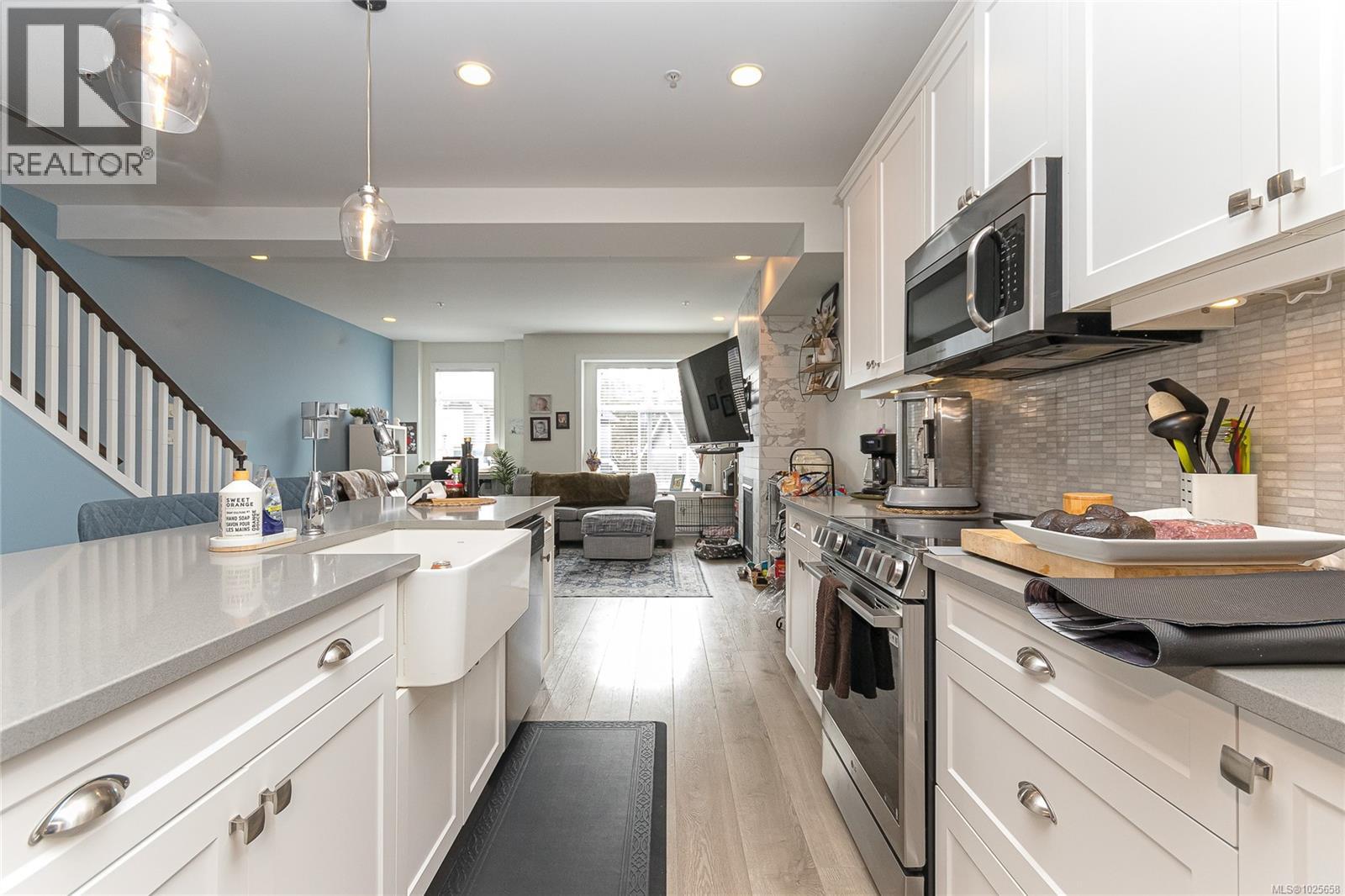 105 1064 Gala Crt, Langford, British Columbia  V9C 0J8 - Photo 8 - 1025658