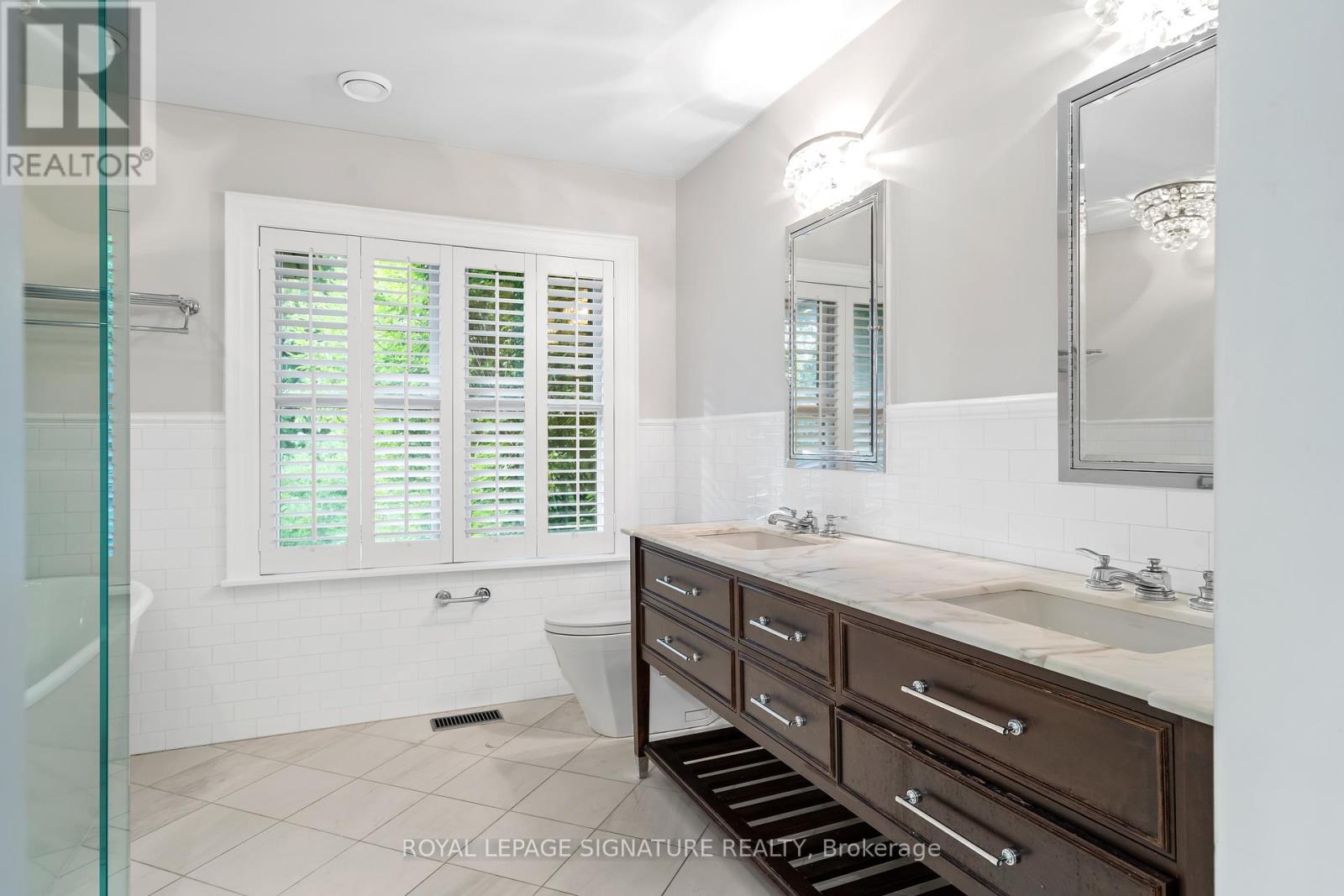 26 Buckingham Avenue, Toronto, Ontario  M4N 1R2 - Photo 12 - C12784472