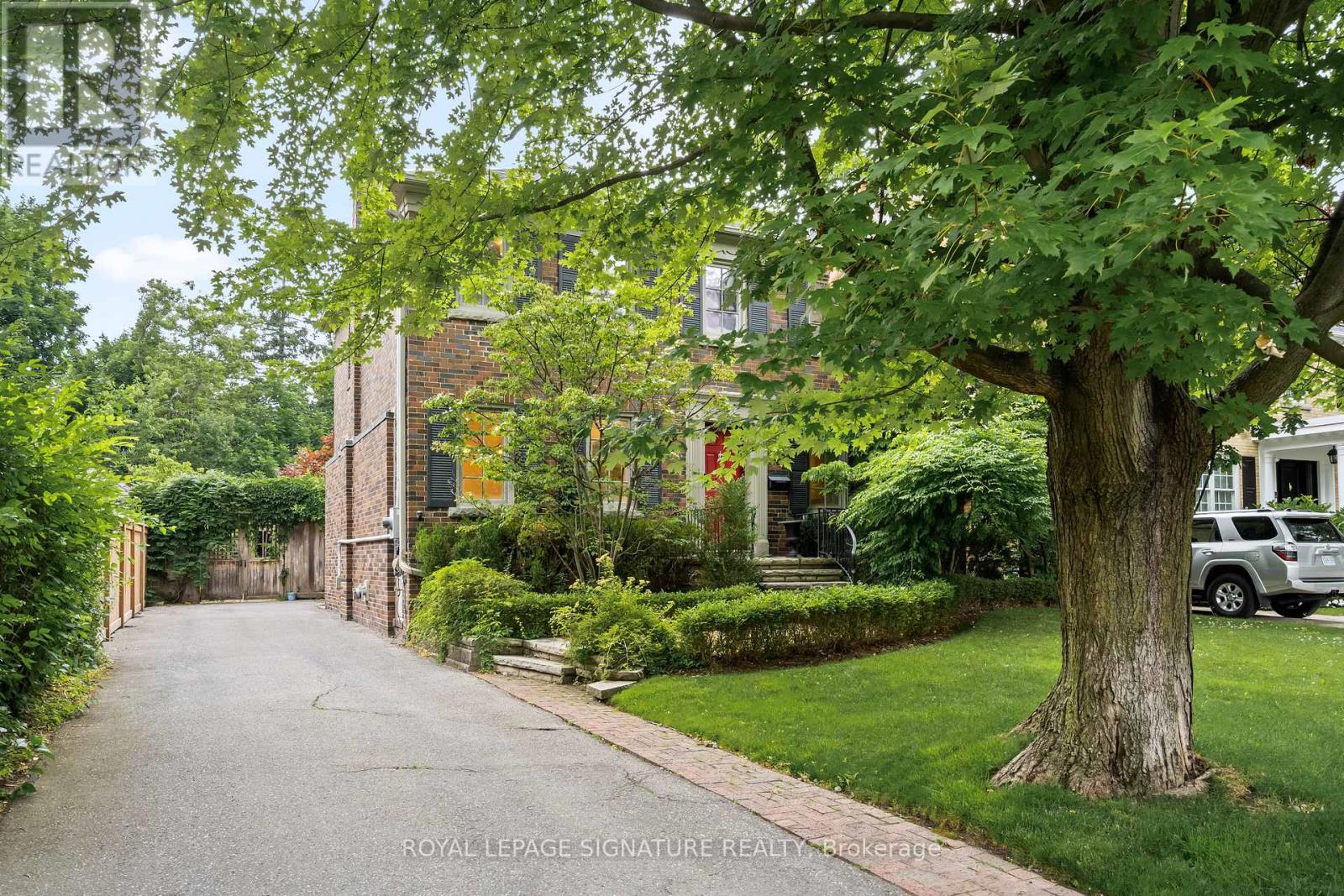 26 Buckingham Avenue, Toronto, Ontario  M4N 1R2 - Photo 2 - C12784472