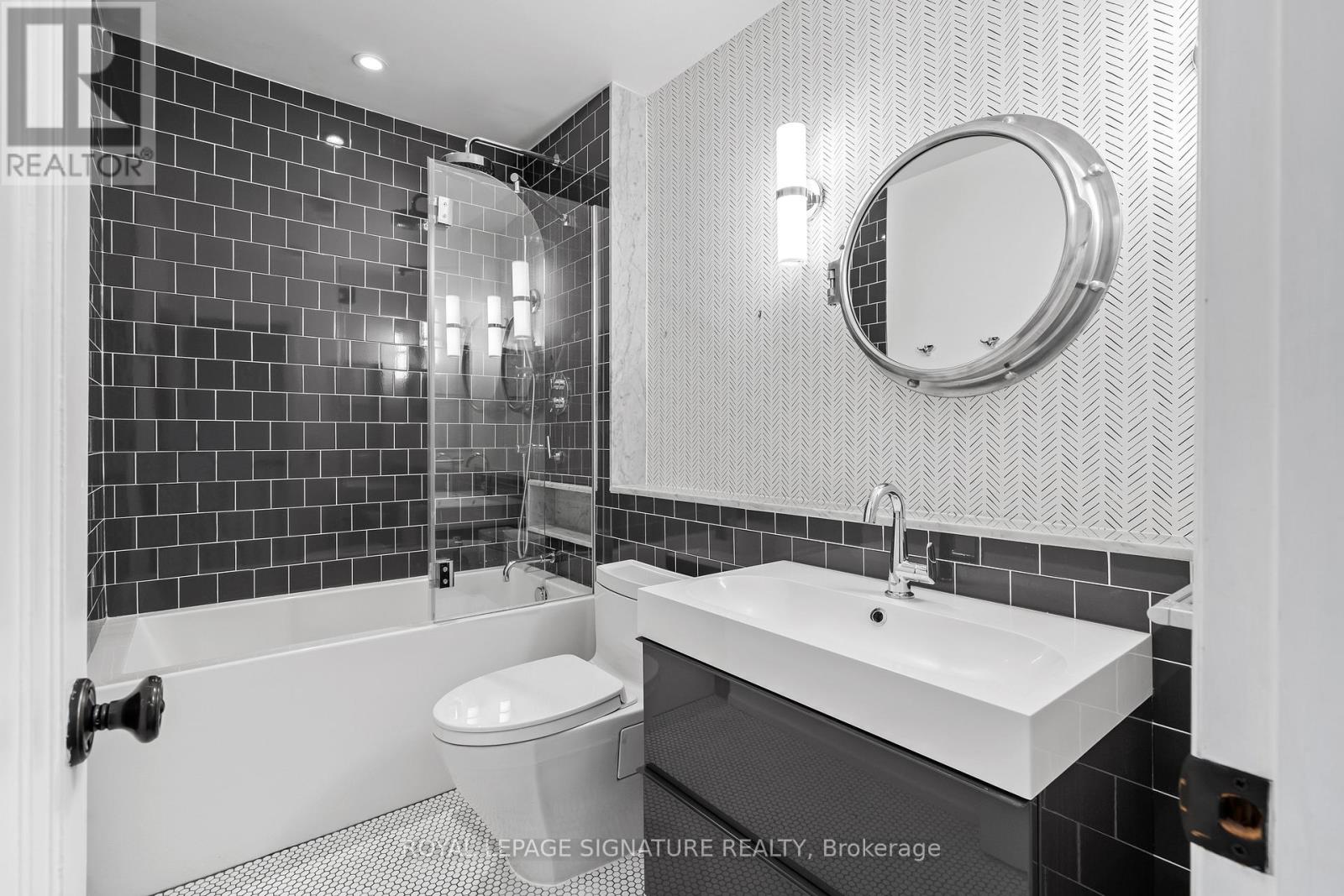 26 Buckingham Avenue, Toronto, Ontario  M4N 1R2 - Photo 20 - C12784472