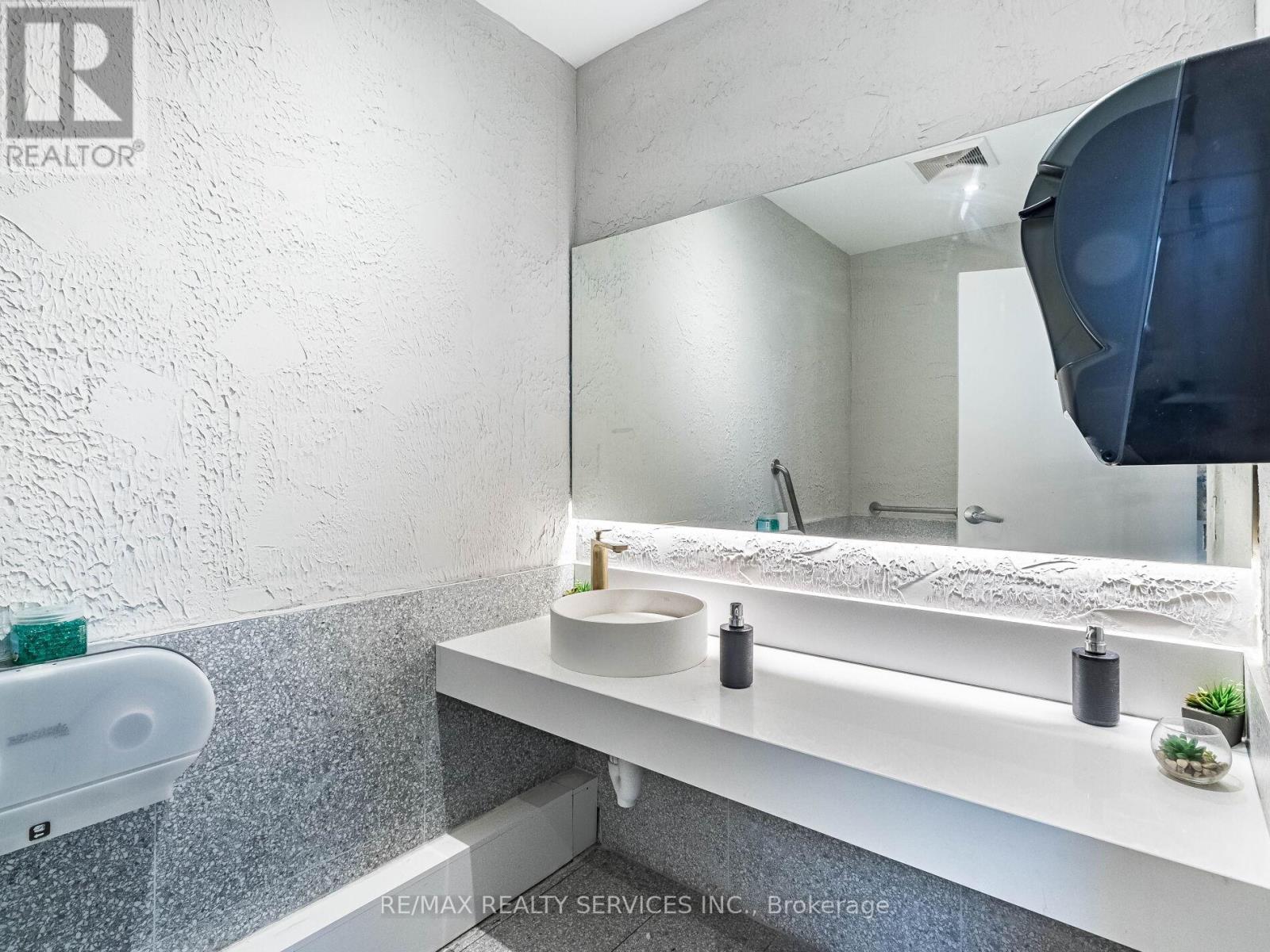 16 - 16 Church Street, Toronto (Waterfront Communities), Ontario  M5E 1M1 - Photo 18 - C12784488