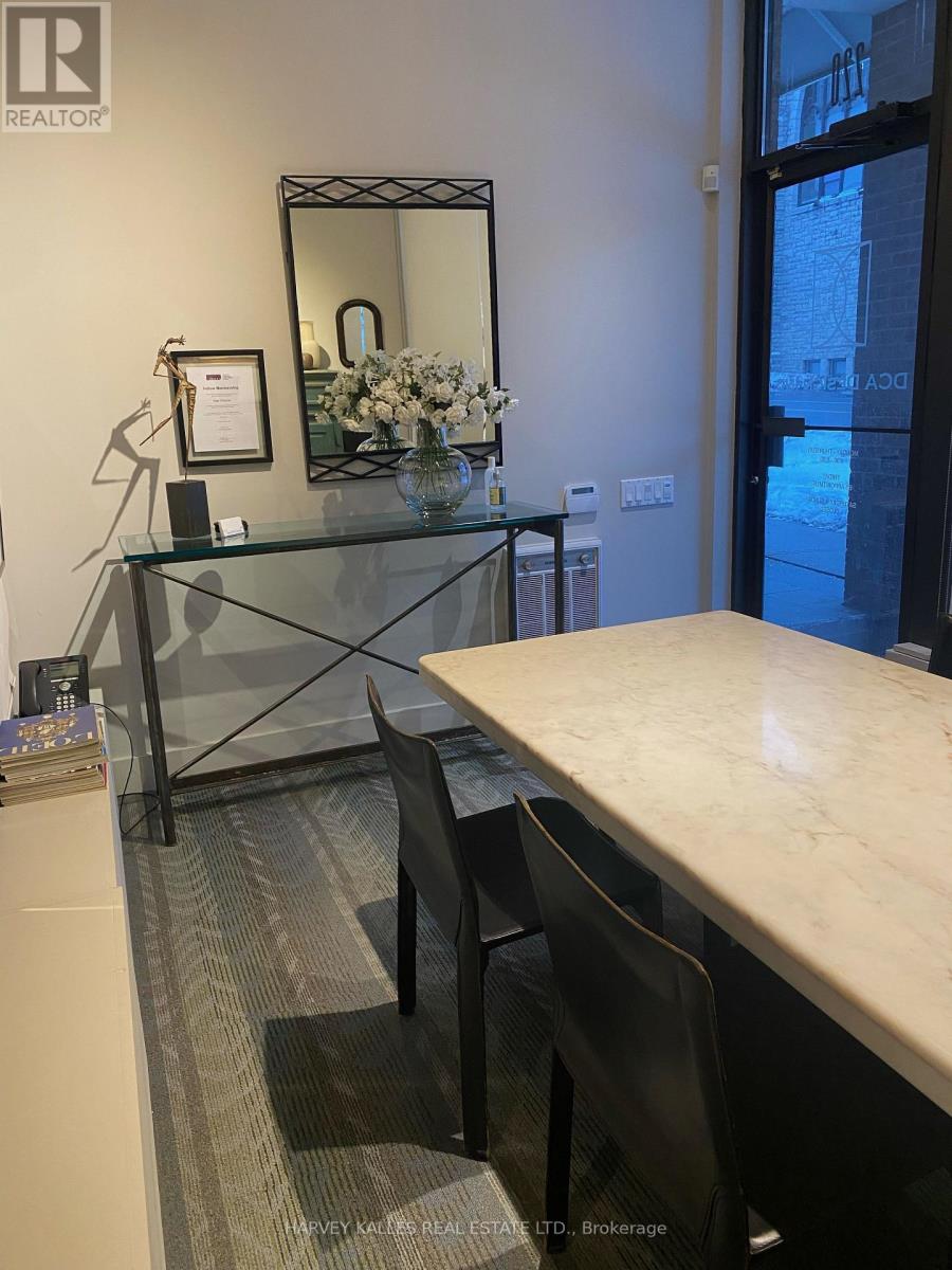 4 - 220 Avenue Road, Toronto (Annex), Ontario  M5R 2J4 - Photo 2 - C12784536