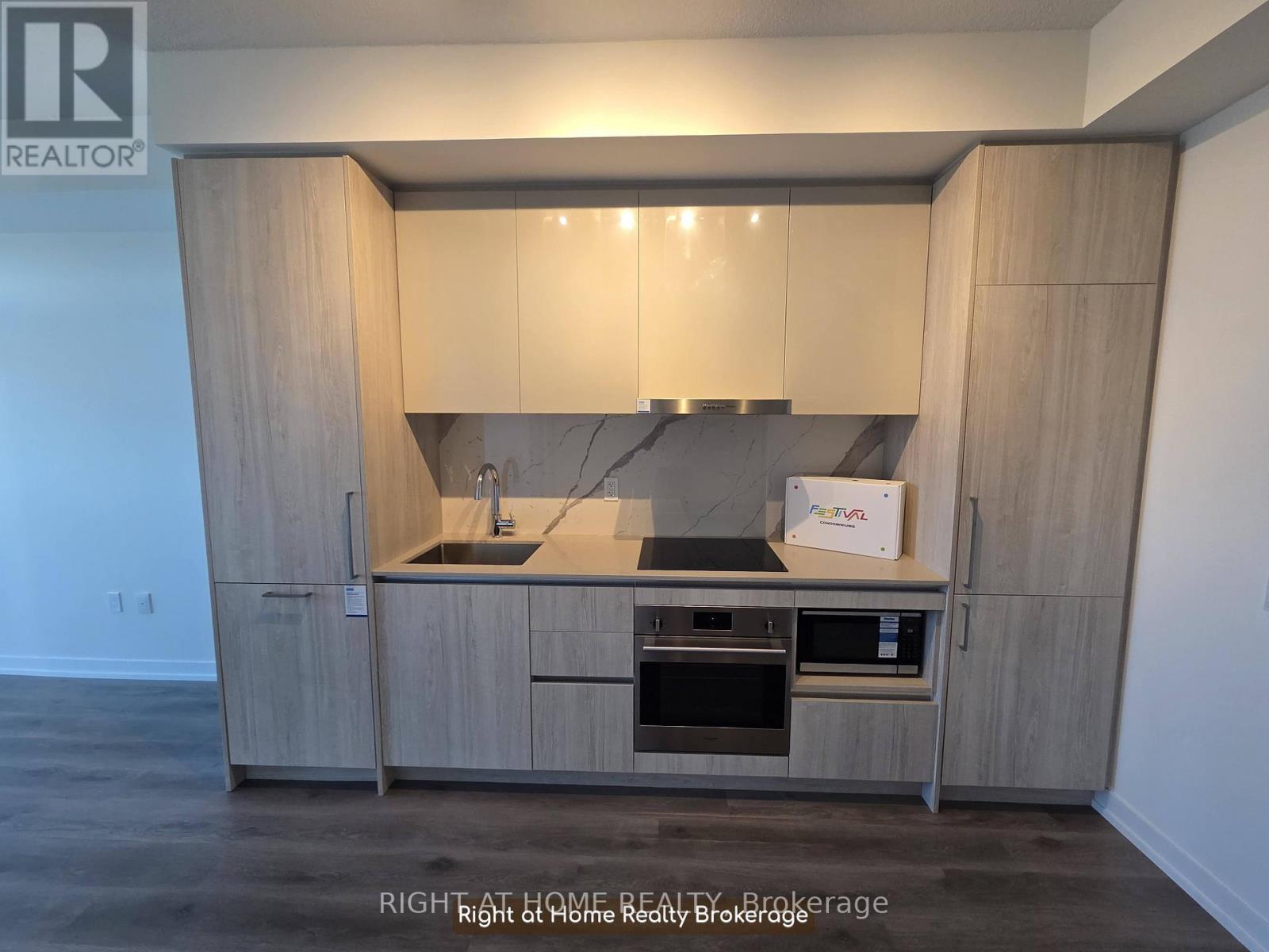 3810 - 225 Commerce Street, Vaughan, Ontario  L4K 0R1 - Photo 3 - N12784470