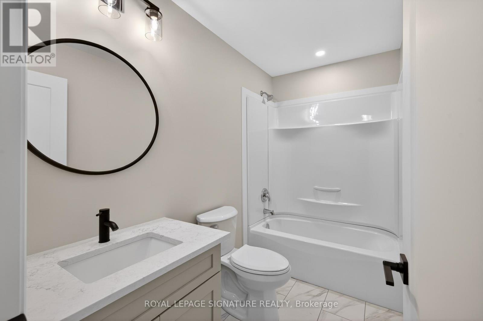 125a Sydenham Street, Essa (Angus), Ontario  L0M 1B0 - Photo 19 - N12784482