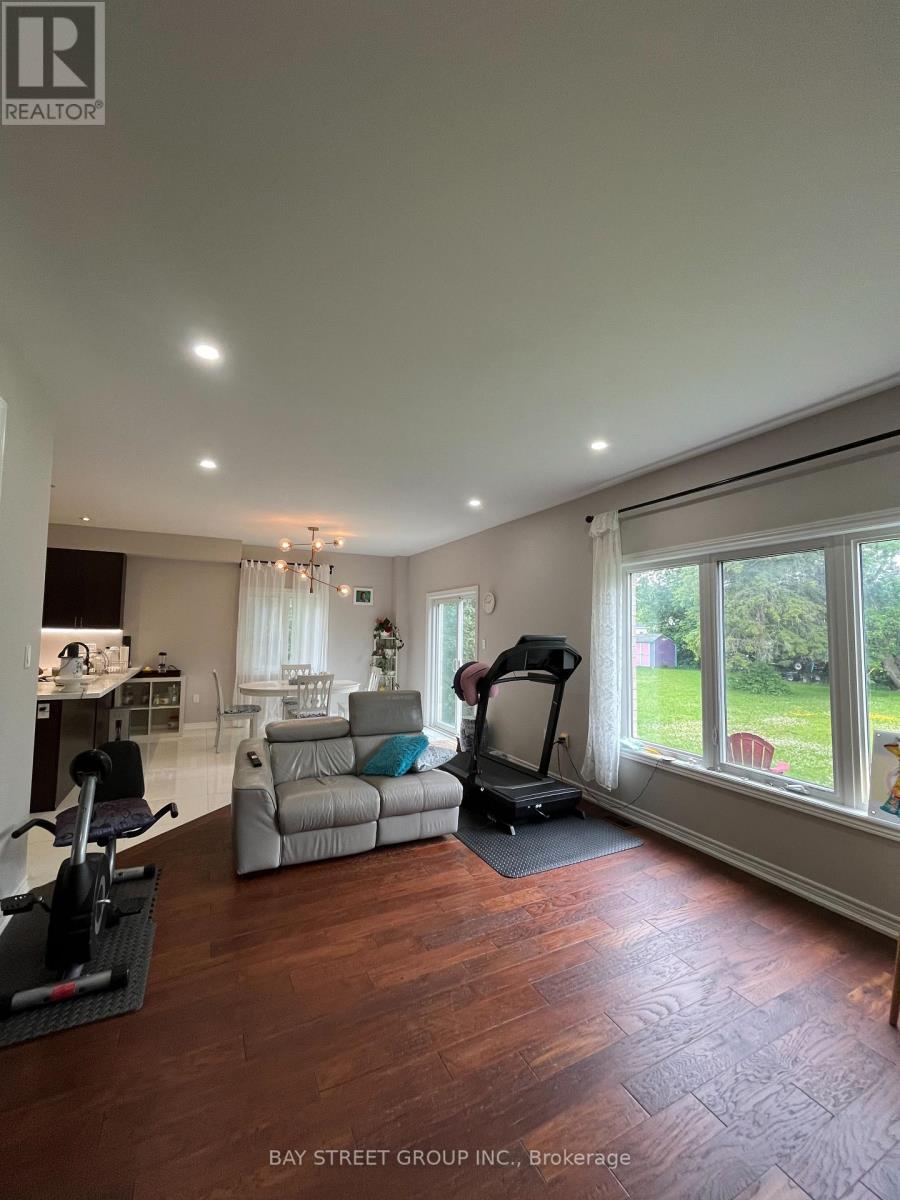 178 Bayview Avenue, Georgina, Ontario  L4P 2S9 - Photo 14 - N12784504