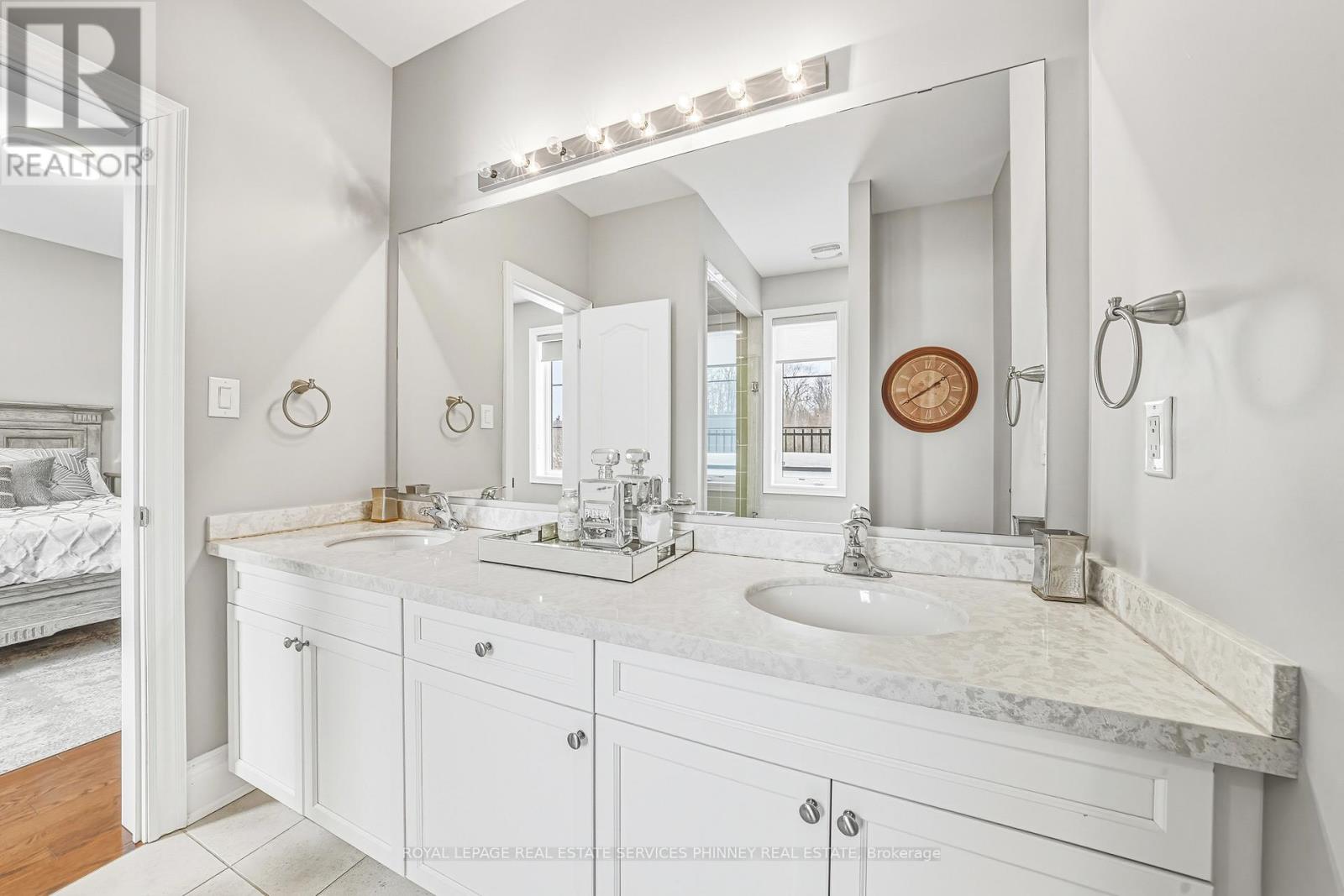 197 Nottingham Forest Road, Bradford West Gwillimbury, Ontario  L3Z 0H2 - Photo 21 - N12784608