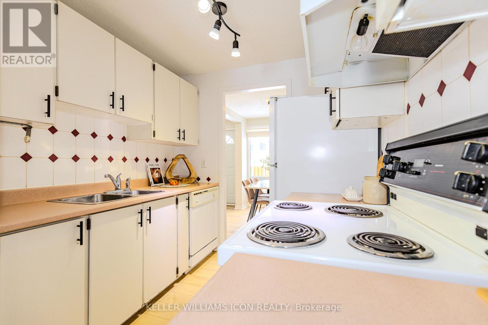 8 Sherway Drive, Ottawa, Ontario  K2J 1N3 - Photo 16 - X12734712