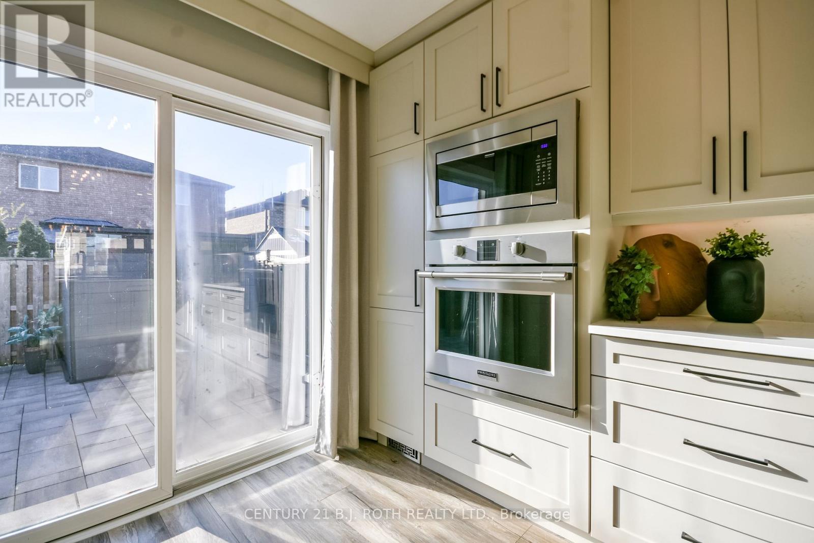 27 Claire Drive, Barrie (Painswick South), Ontario  L4N 5Y1 - Photo 14 - S12784664