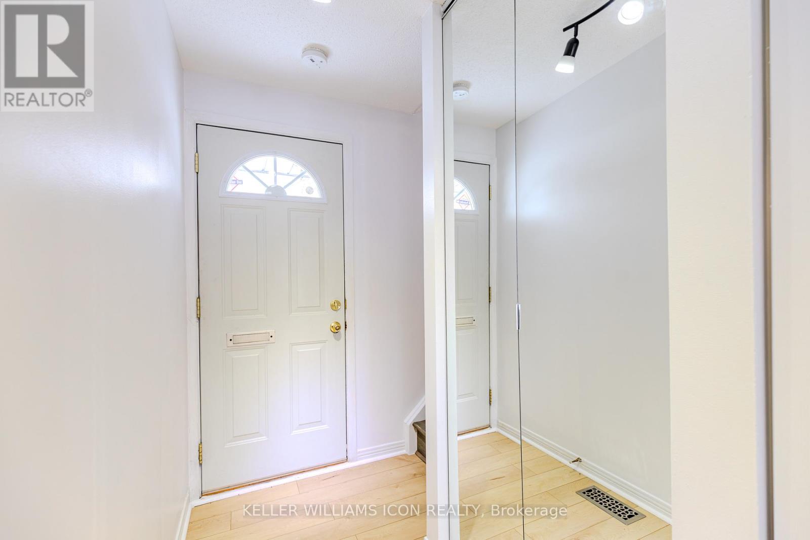 8 Sherway Drive, Ottawa, Ontario  K2J 1N3 - Photo 3 - X12734712