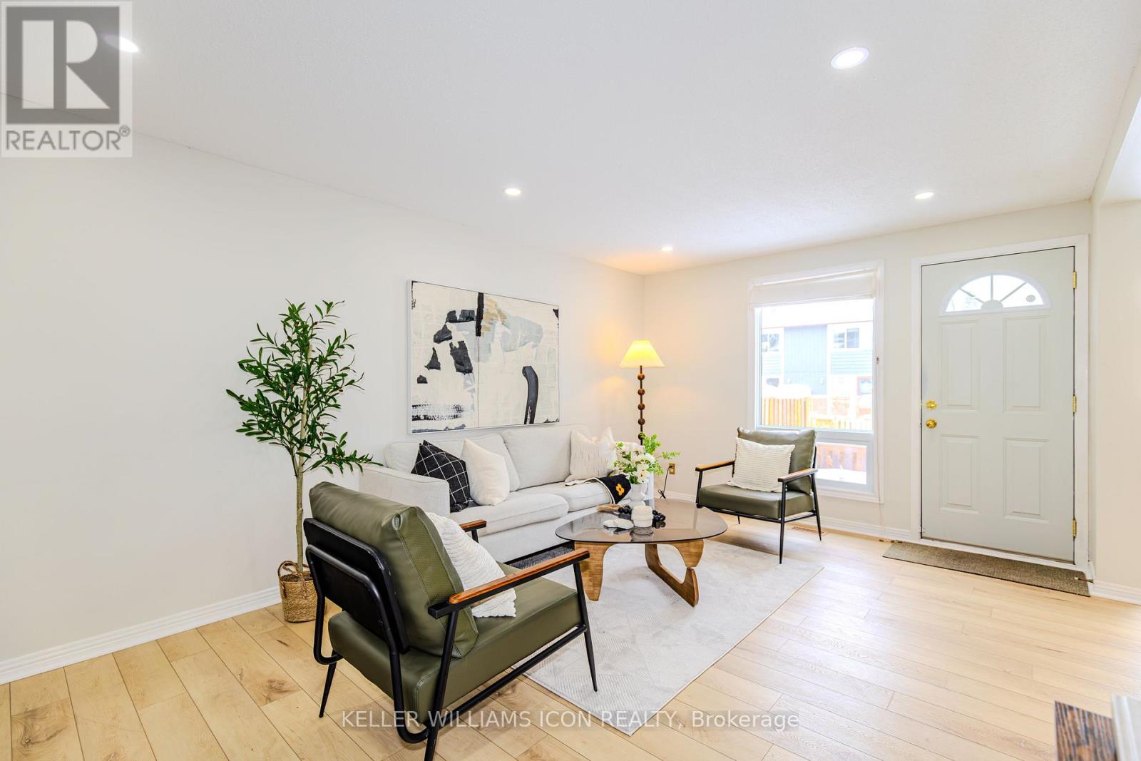 8 Sherway Drive, Ottawa, Ontario  K2J 1N3 - Photo 5 - X12734712