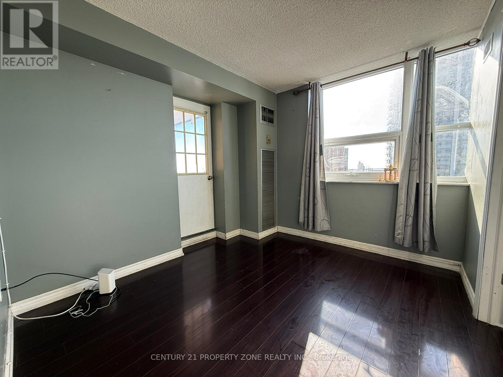1405 - 4 Lisa Street, Brampton, Ontario  L6T 4B6 - Photo 7 - W12784464